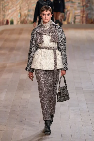 Look 39